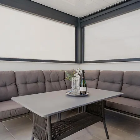 Sunny Penthouse In By Costarentals - Ref 215 Appartement *