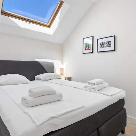 Sunny Penthouse In By Costarentals - Ref 215